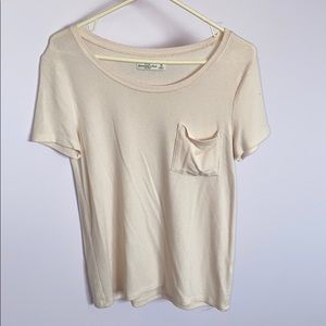 Abercrombie & Fitch Short sleeve blush tee.